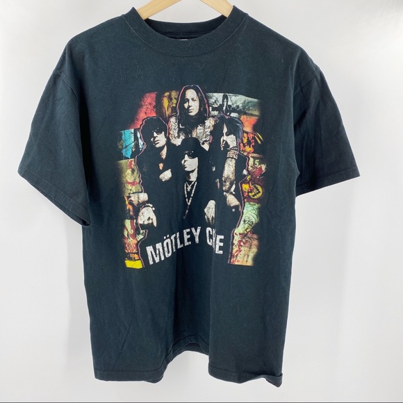 Motley crew black graphic concert tee 2005